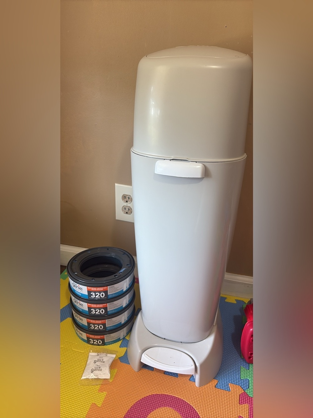 Gray Diaper Pail with Odor Control - Neutral